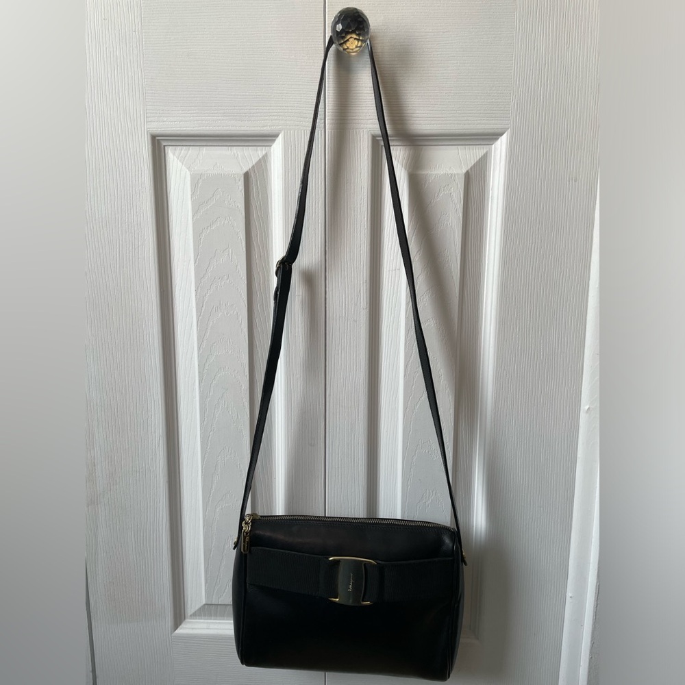 Salvatore Ferragamo Vera Crossbody bag in Black leather